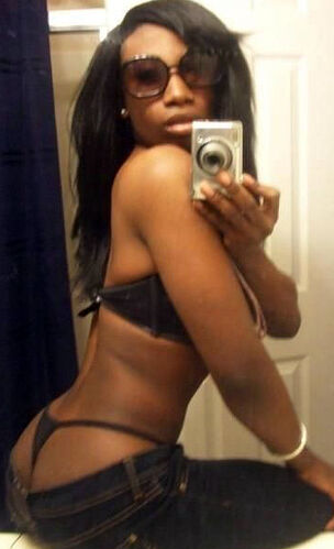 ebony selfie nude